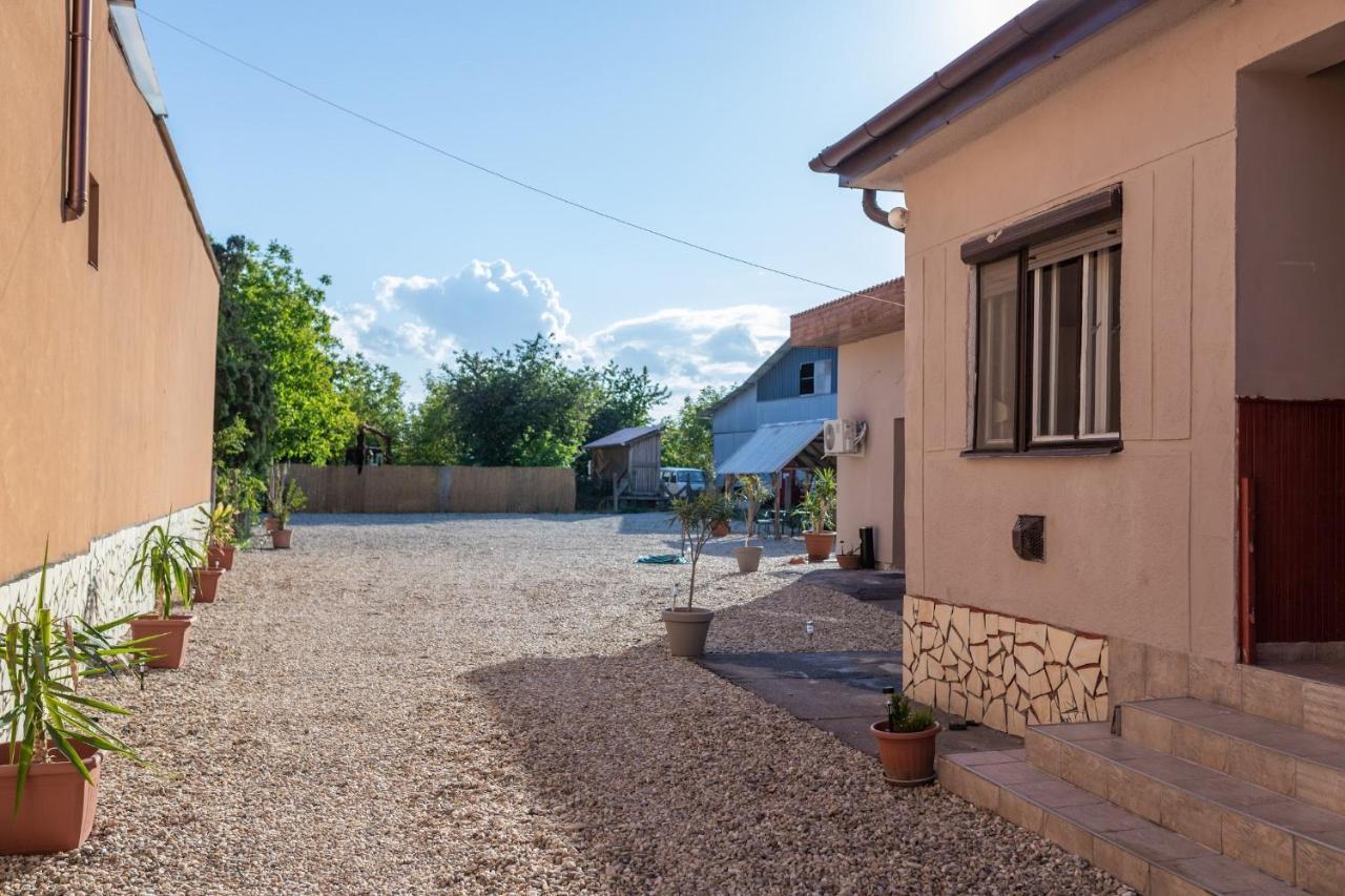 Apartament Ivanhoe Apartman Nyírbátor Zewnętrze zdjęcie