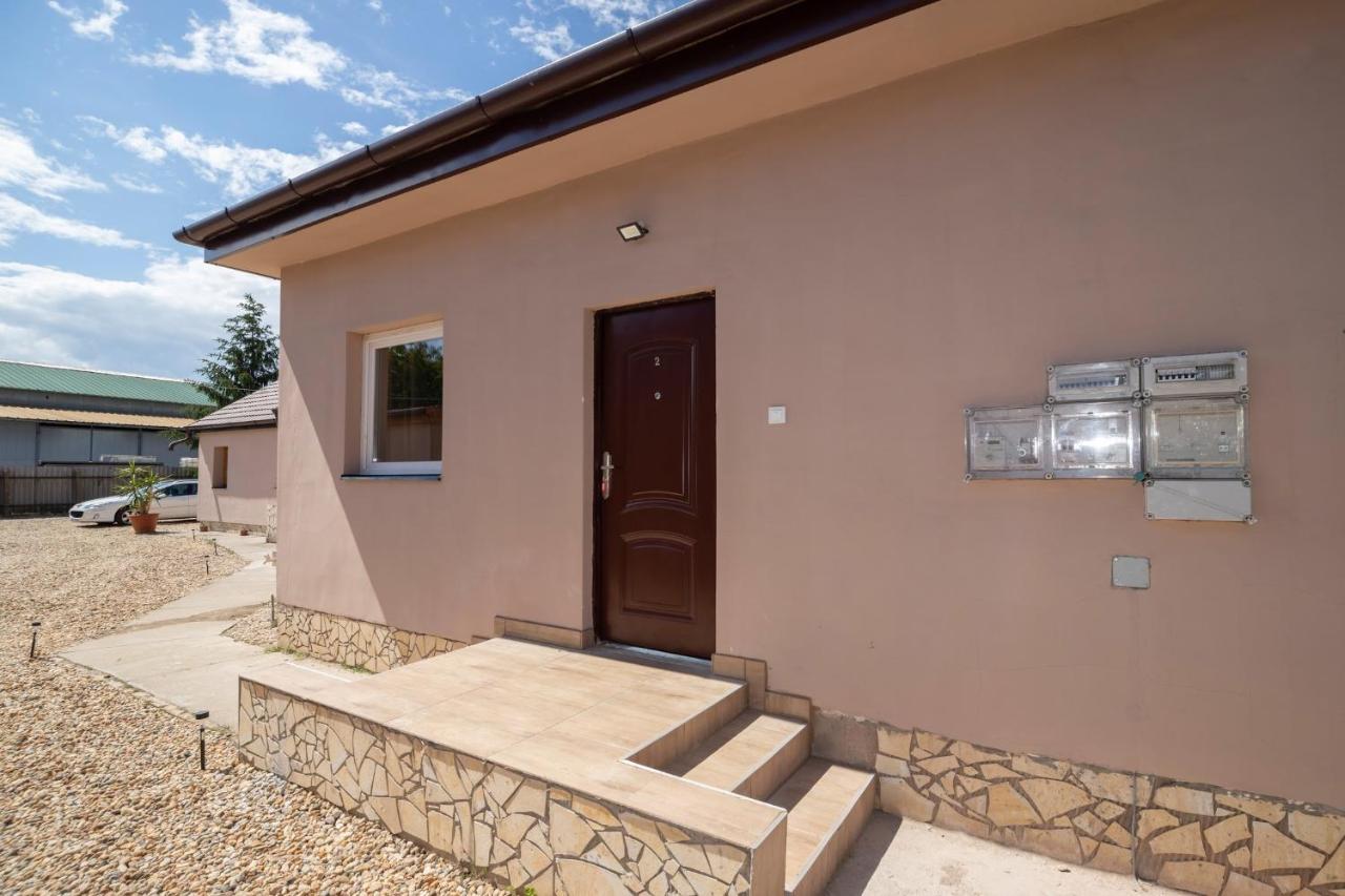 Apartament Ivanhoe Apartman Nyírbátor Zewnętrze zdjęcie