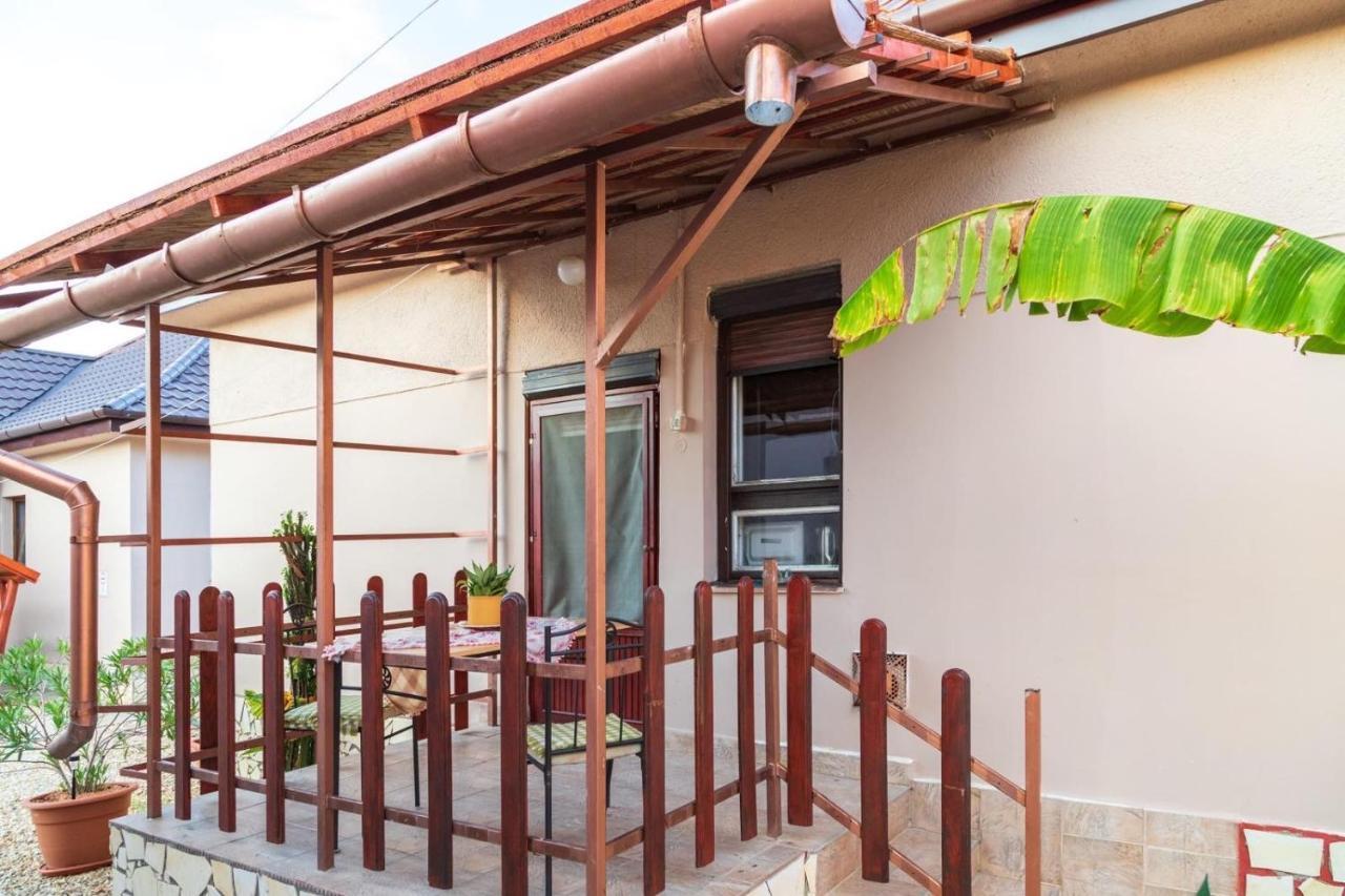Apartament Ivanhoe Apartman Nyírbátor Zewnętrze zdjęcie