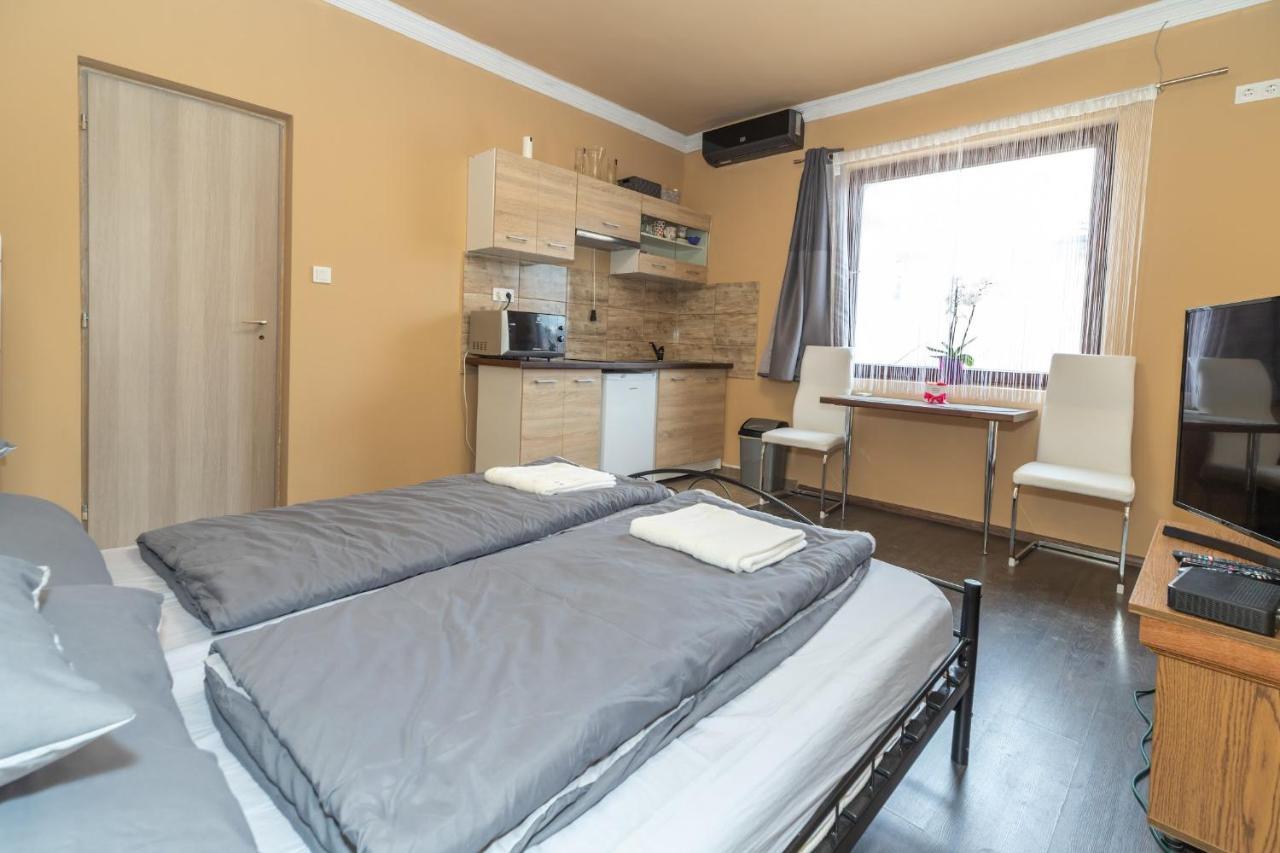 Apartament Ivanhoe Apartman Nyírbátor Zewnętrze zdjęcie