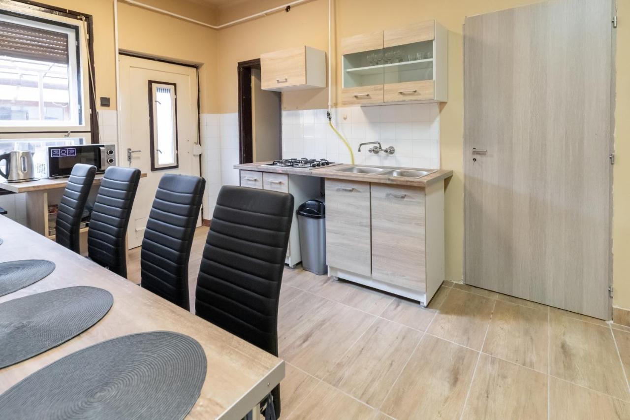 Apartament Ivanhoe Apartman Nyírbátor Zewnętrze zdjęcie