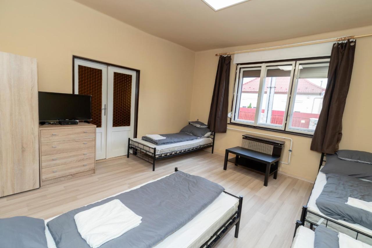 Apartament Ivanhoe Apartman Nyírbátor Zewnętrze zdjęcie